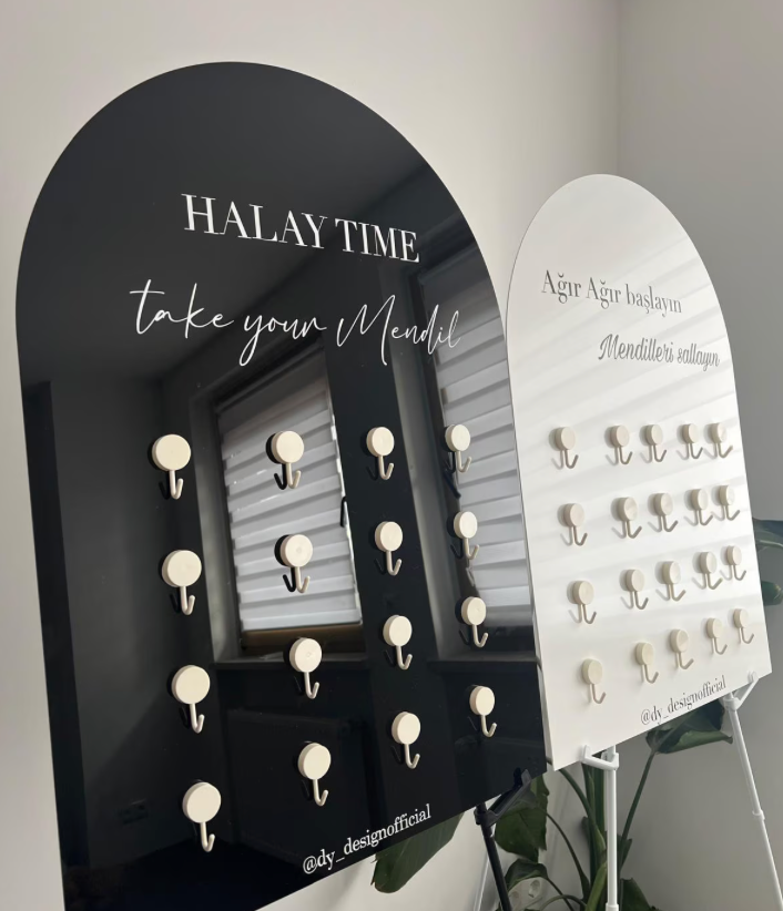 Halay Mendil Aufsteller